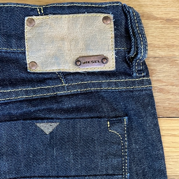 Diesel Livy Low Rise Straight Leg Dark Wash With Stretch 2009/2010 size 26 - Picture 7 of 10